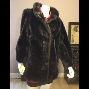 Brown Faux fur coat size small/ medium EUC